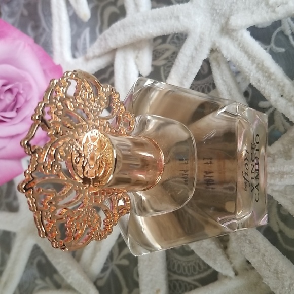 Fiori VINCE CAMUTO  parfums - Picture 3 of 7